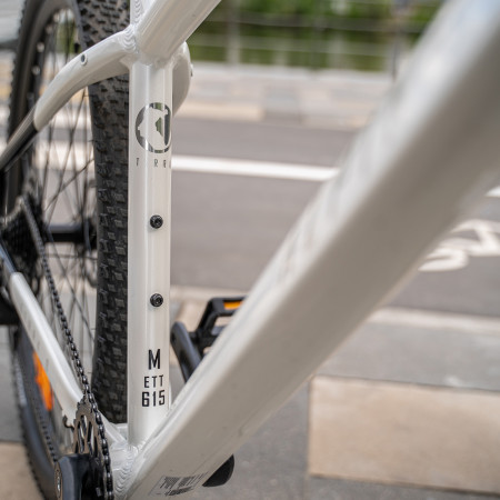 Велосипед горный Alpinebike Terra 9 белый мрамор